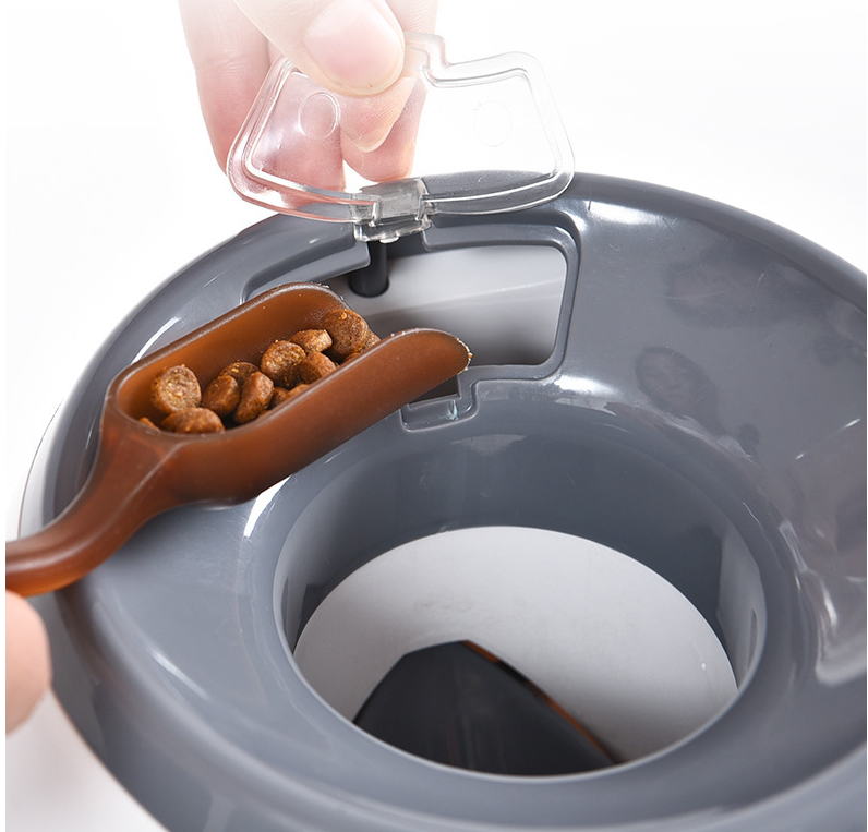 Fetch & Treat Pet Feeder