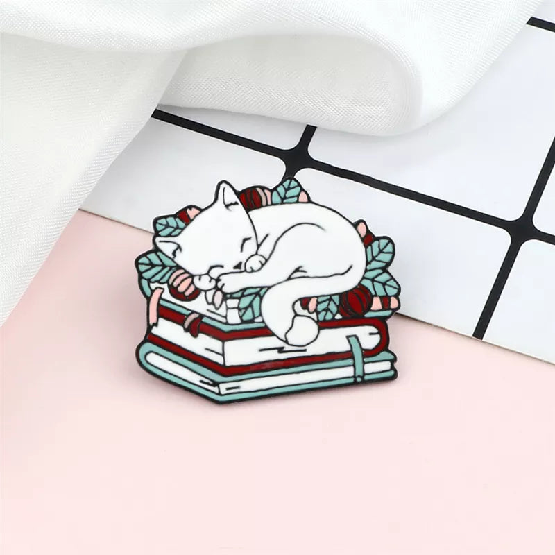 Dreamy Bookworm Cat Pin