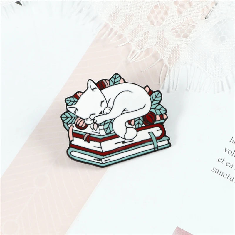 Dreamy Bookworm Cat Pin