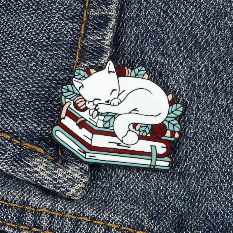 Dreamy Bookworm Cat Pin